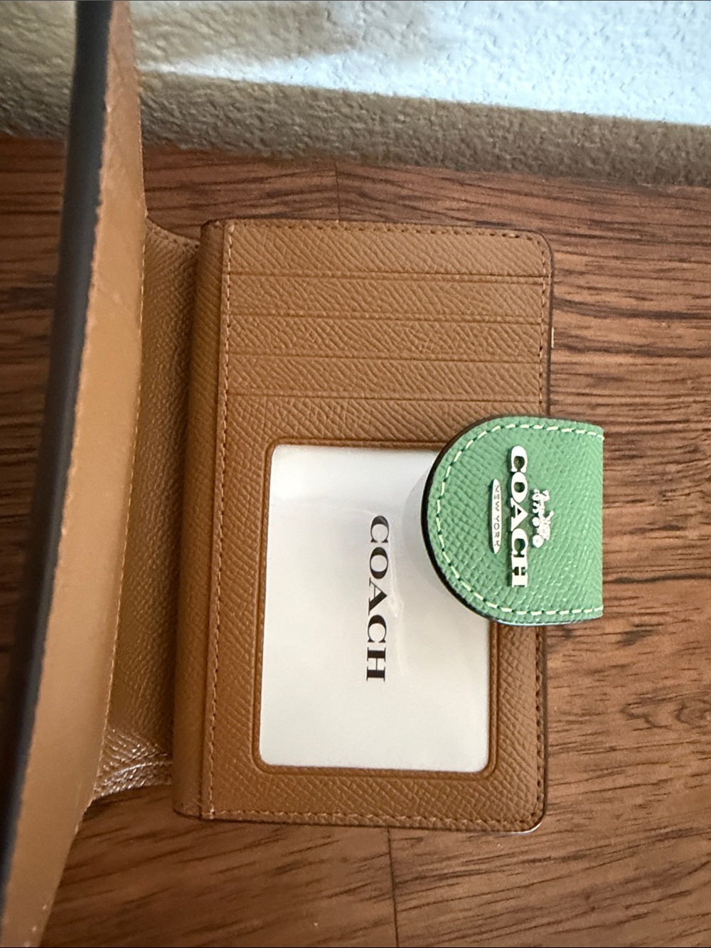 NWT Coach Mint Green Leather Snap Wallet - Picture 6 of 8